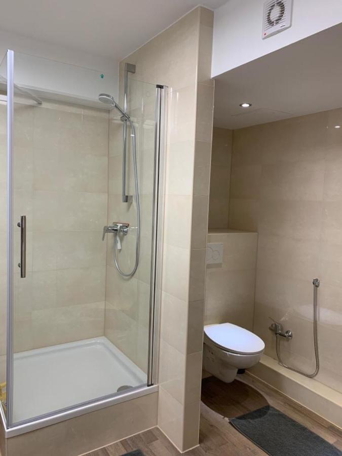 Lovely Share Apartment Aachener Weiher โคโลญ ภายนอก รูปภาพ